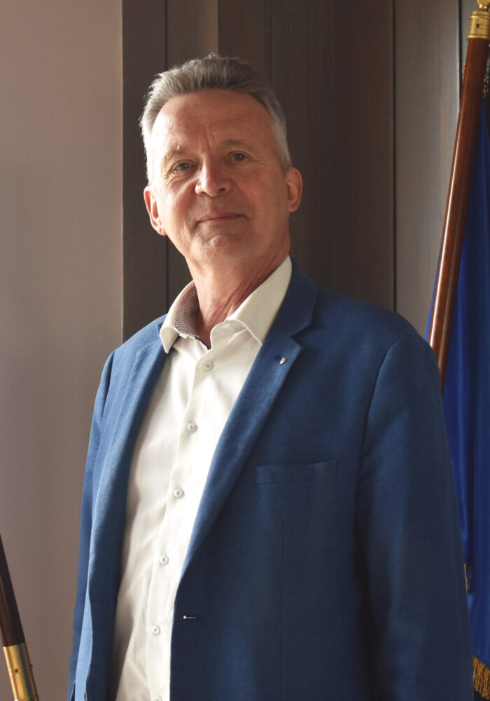 https://www.wavrin.fr/wp-content/uploads/2026/03/alain-b-700x1000.jpg